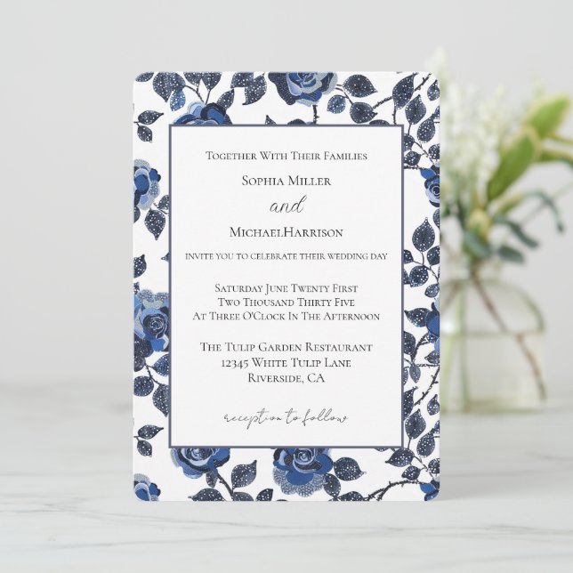 Blaue Blumen-Garten-Hochzeit Einladung (Stehend Vorderseite)