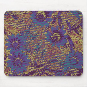 Blaue Blumen gegen Blatttarnungsmuster Mousepad