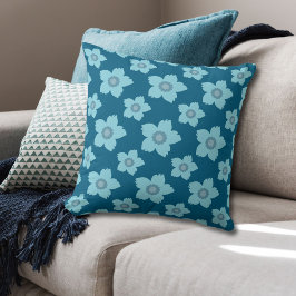 Blaue Blumen im blauen Hintergrund Kissen