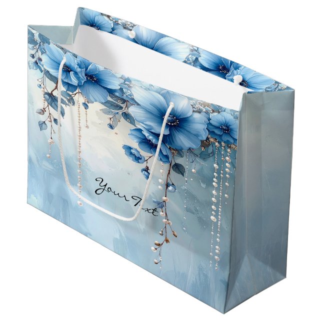 Blaue Blumen und Perlen Geschenktasche Große Geschenktüte (Vorderseite Schrägansicht)