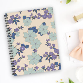 Blaue Blumen, violette Blumen, Blumenmuster Notizblock