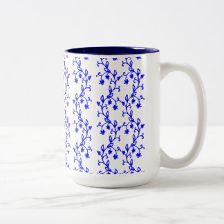 Blaue Blütenblätter Zweifarbige Tasse