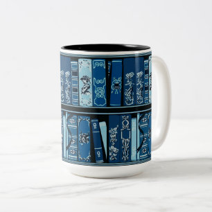 Blaue Bücherregale Vintage-Bücher Zweifarbige Tasse