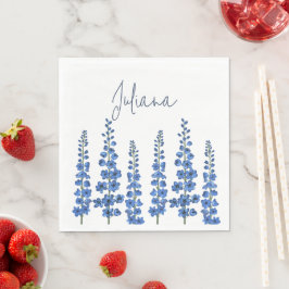 Blaue Delphinium-Blume im Juli Serviette