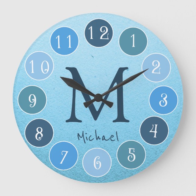Blaue Farbpalette Einfache Monogramm-Kids Große Wanduhr (Vorderseite)