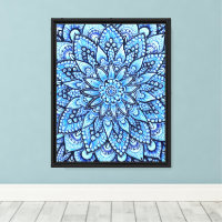 Blaue Farbstift-Mandala auf gespanntem Leinwanddru