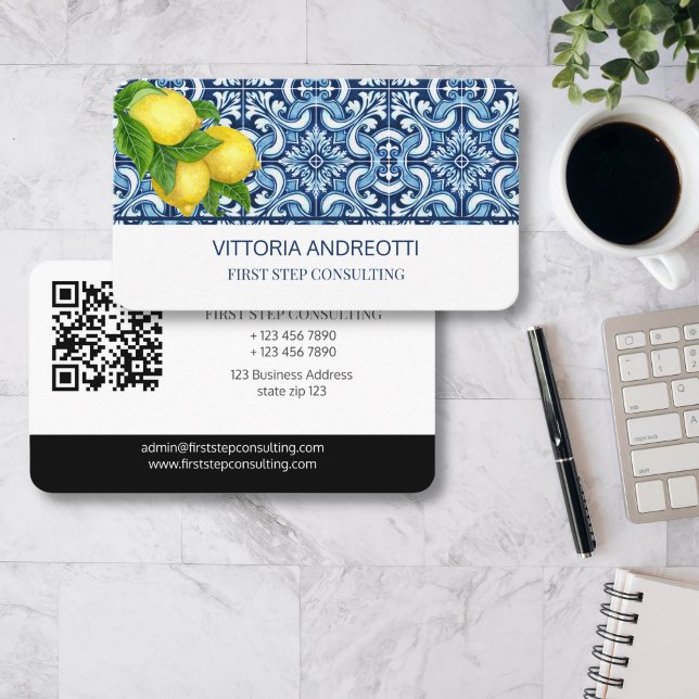 Blaue Fliesen und Zitronen italienisch mediterrane Visitenkarte (Blue tiles and lemons Italian Amalfi Positano Vietri Mediterranean blue themed qr business cards)