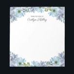 Blaue Flora vom Schreibtisch aus, Personalisiert Notizblock<br><div class="desc">Dieses schöne Notizblock verfügt über Aquarellfarben-Blume in Blautönen und Ihre Personalisierung. Fügen Sie den Text mithilfe des Vorlagenformulars hinzu.</div>