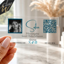Blaue Foto-QR-Code-Sozial-Media-Influencerin