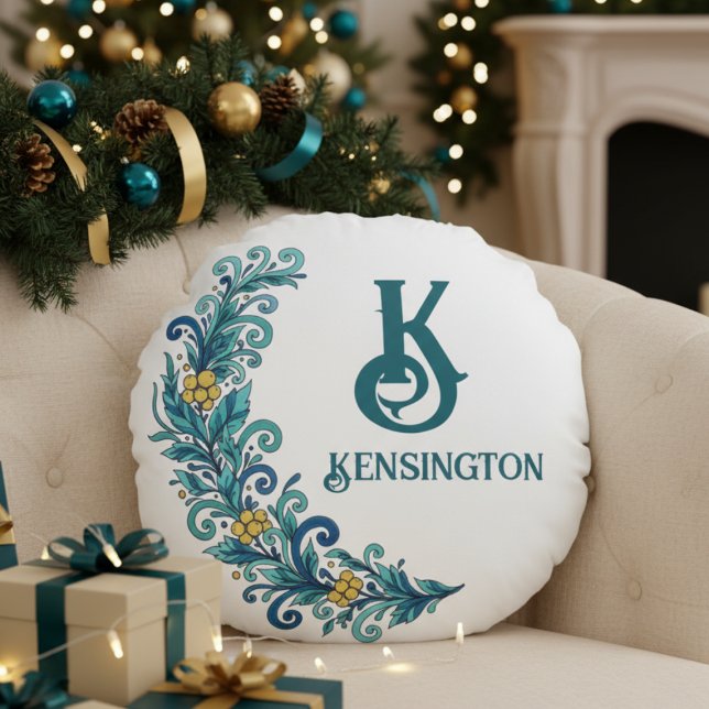 Blaue Gelbe Holiday Grüne Swag Dekoration Rundes Kissen (Personalized monogram family name greenery wreath decorative pillow)