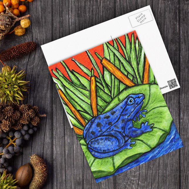Blaue Giftfrosch-Postkarte Postkarte (Vibrant blue frog black spots on lily pad green reed plants in water on postcard.)