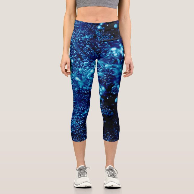 Blaue Glitzern Abstrakt Gefrierbläschen Capri Leggings (Vorderseite)
