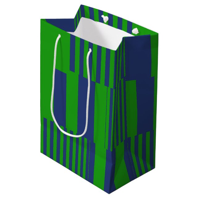 Blaue Grün Patchwork Streifen Design  Mittlere Geschenktüte (Vorderseite Schrägansicht)