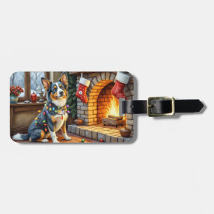 Blaue Heeler-Kamin mit Weihnachtslichtern Gepäckanhänger