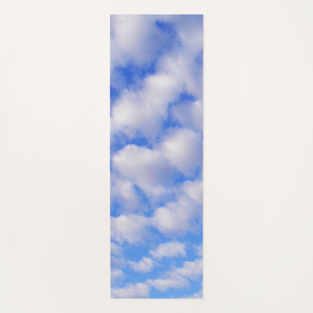 Blaue Himmel und flaumige Wolken Yogamatte (Vorderseite)
