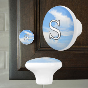 Blaue Himmel- und Weiße Wolken-Monogramm Keramikknauf