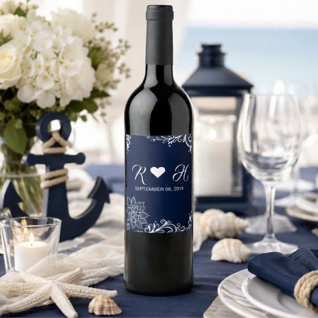 Blaue Hochzeit am Strand Weinetikett (beach nautical white lace navy blue wedding wine label)