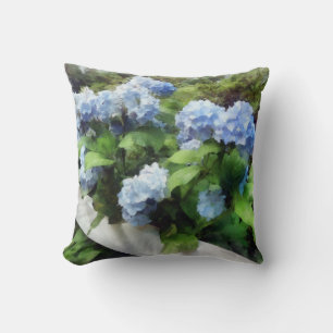 Blaue Hortensie auf weißem Zaun Kissen