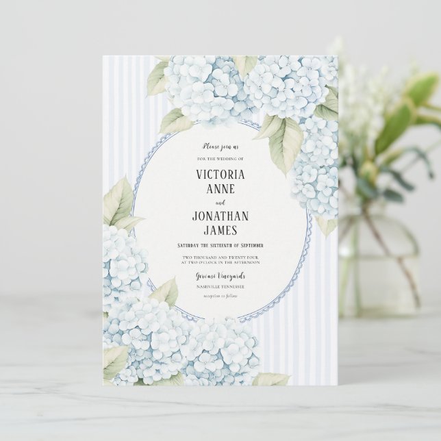 Blaue Hortensien-Streifen Hochzeitseinladung im Vi Einladung (Stehend Vorderseite)