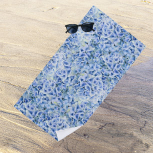 Blaue Hydrangeas - Blumenmuster Strandtuch