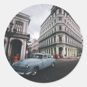 Blaue klassische Oldtimer-Stadtansicht Runder Aufkleber