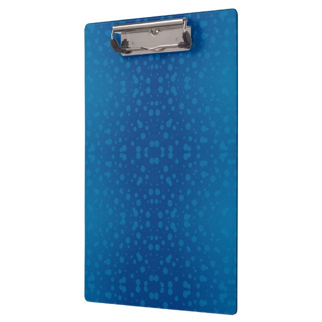 Blaue Klemmbrett mit einer metallischen Klemme (Links)