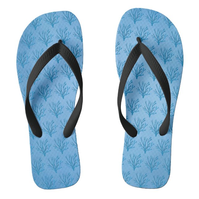 Blaue Korallen auf blauem Hintergrund Flip Flops (Fußbett)