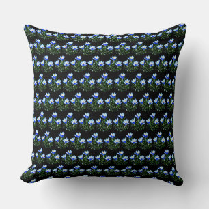 Blaue Krokus-Blumen-Schwarze Fliesen-Wurfkissen Kissen