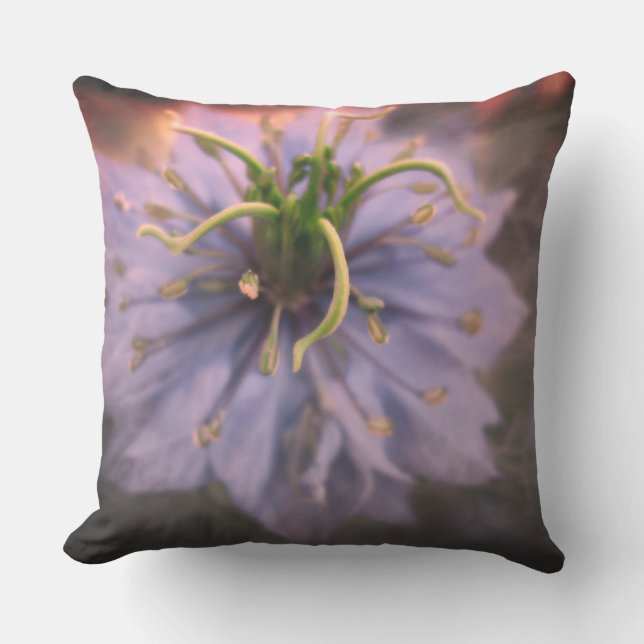 Blaue Liebe im Myst Outdoor Accent Pillow Kissen (Vorderseite)