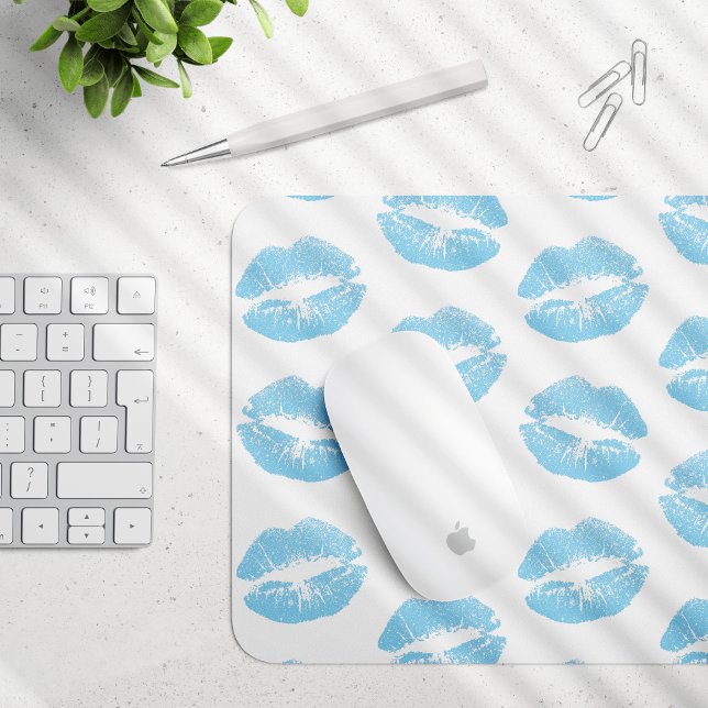 Blaue Lippen, Lippenmuster, blauer Lipstick, Kuss Mousepad (Von Creator hochgeladen)