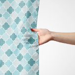 Blaue marokkanische Trellis, Latticework, Quatrefo Schal<br><div class="desc">Elegantes,  stilvolles und raffiniertes marokkanisches Trellis-Muster in blauer Farbe. Modernes und trendiges Geschenk,  perfekt für den Liebhaber von Latticework in Ihrem Leben.</div>