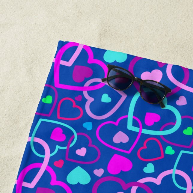Blaue mehrfarbige Herzen Strandtuch (Beispiel)