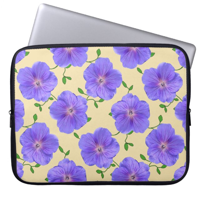 Blaue mit Blumenpelargonie auf irgendeiner Farbe Laptopschutzhülle (Vorderseite)