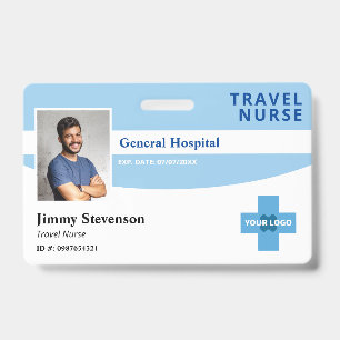 Blaue Mitarbeiter-Foto-ID im Krankenhausdesign mit Ausweis