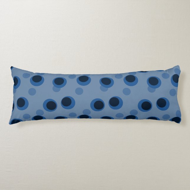 Blaue Mondringe Seitenschläferkissen (Vorderseite)