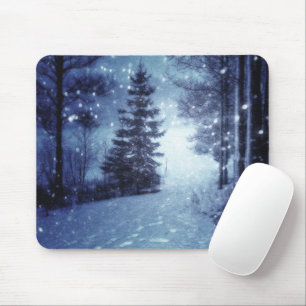 Blaue Moonlit Magische Wälder Winterlandschaft Mousepad