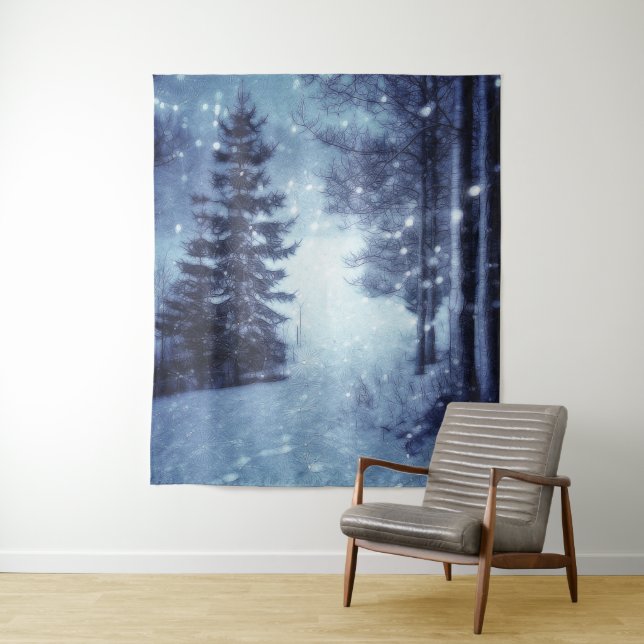 Blaue Moonlit Magische Wälder Winterlandschaft Wandteppich (Beispiel)