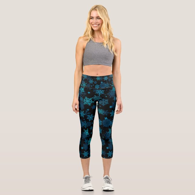 Blaue mystische Schneeflocken Capri Leggings (Vorderseite)