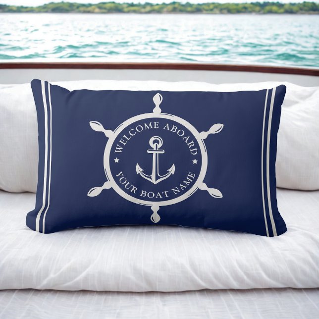 Blaue Navy-Begrüßung an Bord eines benutzerdefinie Lendenkissen (Nautical Navy Blue Welcome Aboard Custom Boat Name Lumbar Pillow)