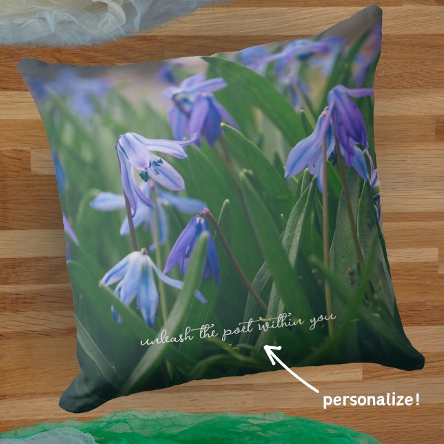 Blaue Oszillatoren-Blume im Frühjahrsgarten Kissen (Von Creator hochgeladen)