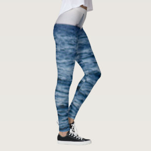 Blaue Ozean-Horizont mit fernen Segelboot-Muster Leggings