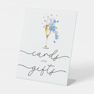 Blaue Perlen und Prosecco Karten und Geschenke Sockelschild