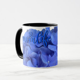 Blaue Perwinkle, elegante Blumenhydrangeas Tasse
