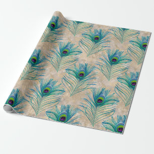 Blaue Pfauenfedern auf hellbraun Geschenkpapier