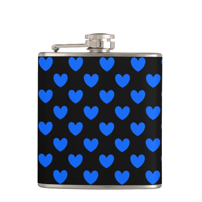 Blaue Polka-Herzen auf schwarz Flachmann (Vorderseite)