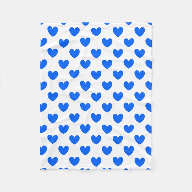 Blaue Polka-Herzen auf weiß Fleecedecke (Vorderseite)