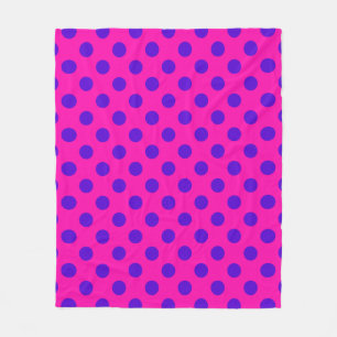 Blaue Polka-Punkte auf Fuchsia Fleecedecke