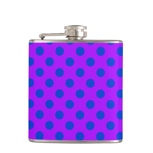 Blaue Polka Punkte auf lila Flachmann (Vorderseite)