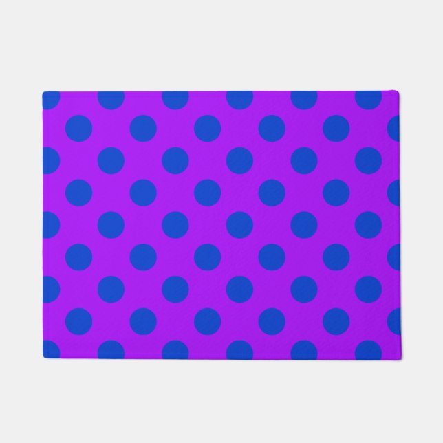 Blaue Polka Punkte auf lila Fußmatte (Vorderseite)
