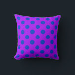 Blaue Polka Punkte auf lila Kissen<br><div class="desc">Blaue Polka Punkte auf lila</div>